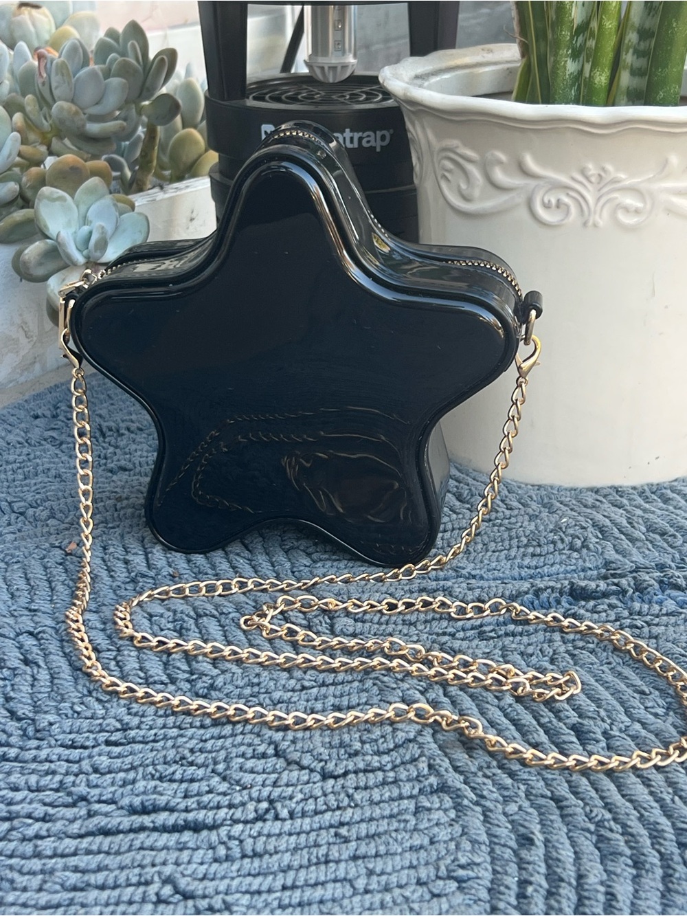 Star-Shaped Patent Crossbody Bag in Black with Gold Chain